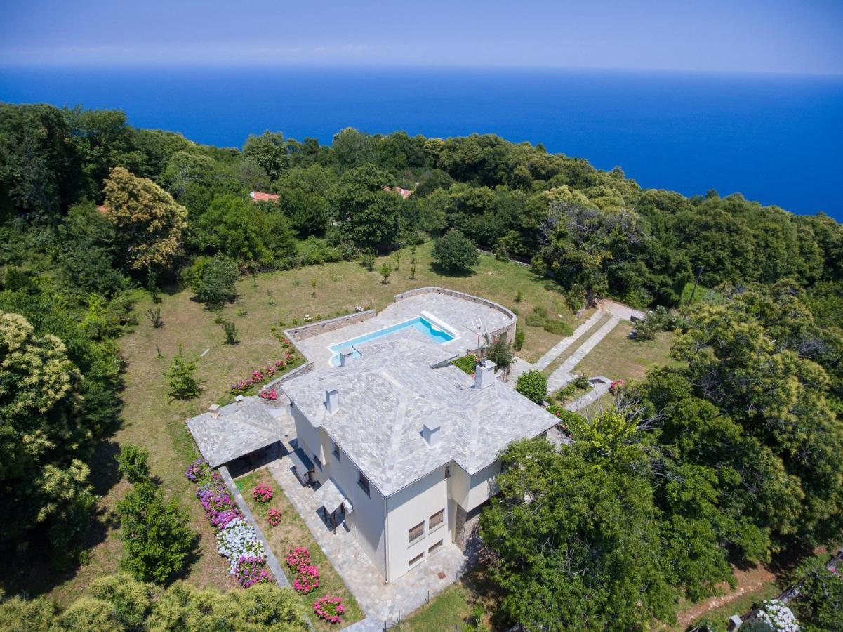 Luxury Villa With Pool In تساغارادا المظهر الخارجي الصورة