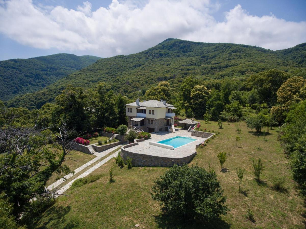 Luxury Villa With Pool In تساغارادا المظهر الخارجي الصورة