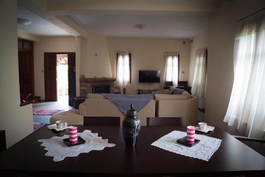 Luxury Villa With Pool In تساغارادا المظهر الخارجي الصورة